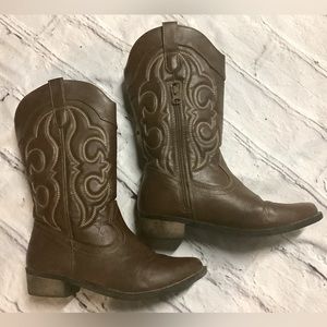 CAT AND JACK COWBOY BOOTS.